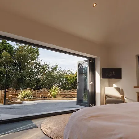 The Nook A Luxurious With Hot Tub And On Site Bistro בית נופש *