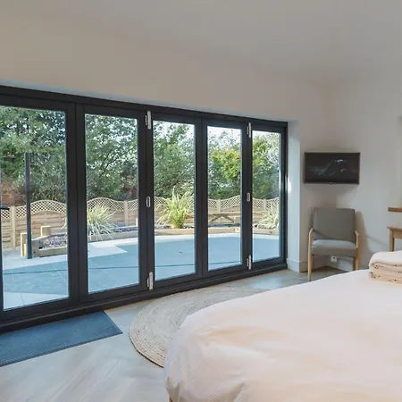 בית נופש The Nook A Luxurious With Hot Tub And On Site Bistro *