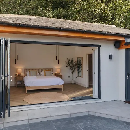 בית נופש The Nook A Luxurious With Hot Tub And On Site Bistro *