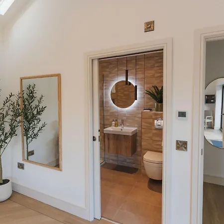 בית נופש The Nook A Luxurious With Hot Tub And On Site Bistro גרייט אייטון