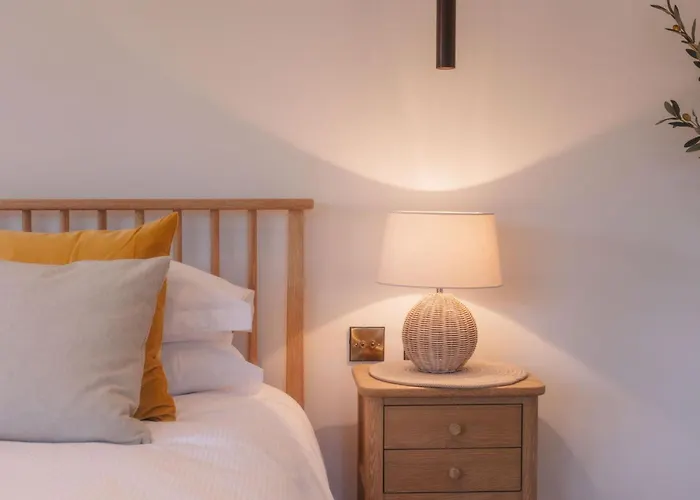 The Nook A Luxurious With Hot Tub And On Site Bistro * 그레이트 에이튼